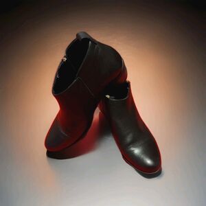 Eric Michael Women's London Leather Ankle Boot, Black (EU 39/US 8.5)